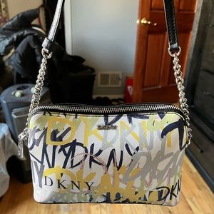 DKNY  bag never used